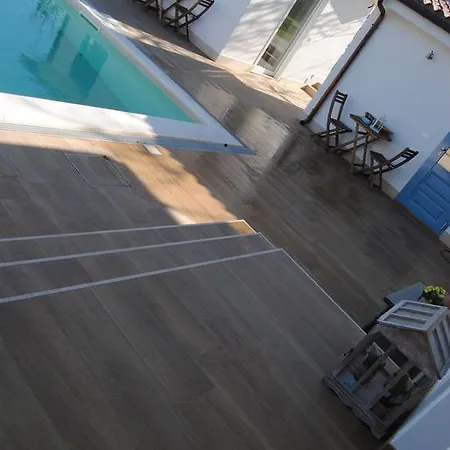 La Gatta Sul Tetto Bed & Breakfast *